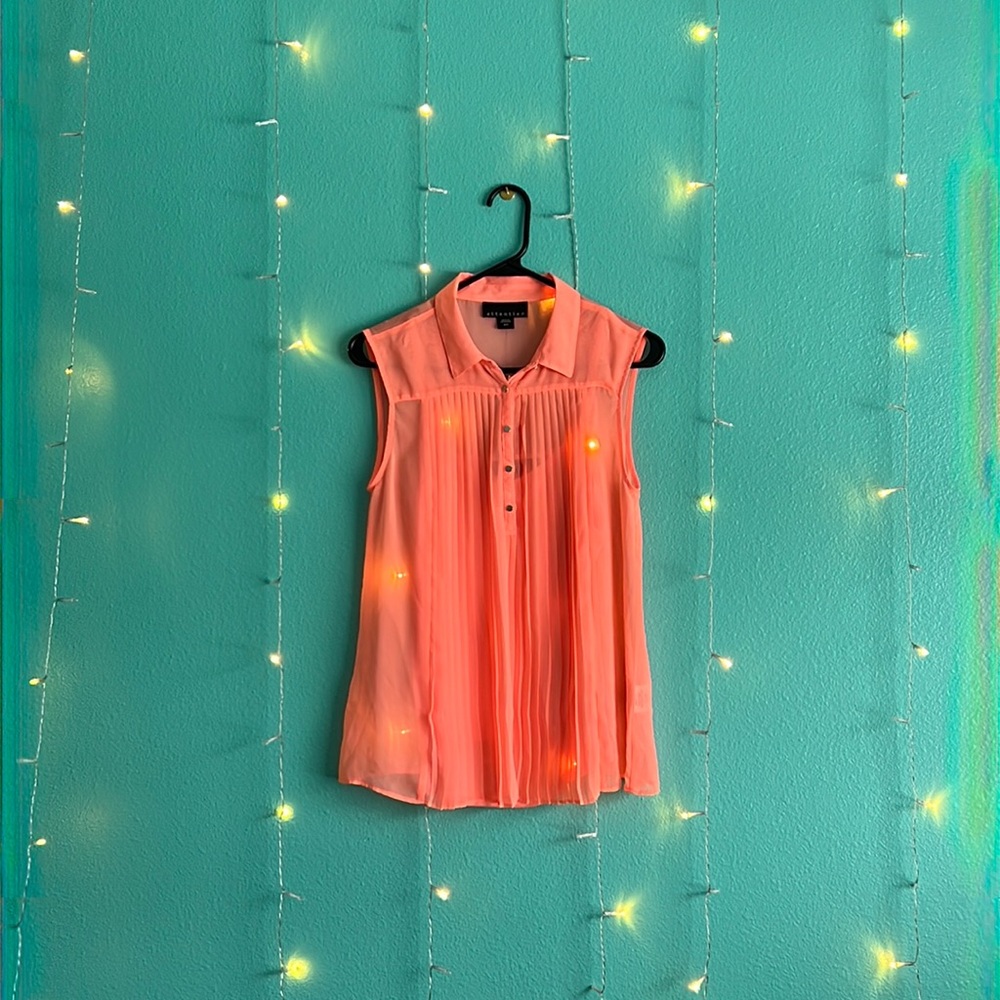 NWT sheer tank Women’s Medium M tailored look mango color.